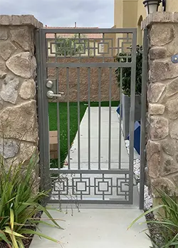 Iron Side Gate with Decorative Casting Corona CA